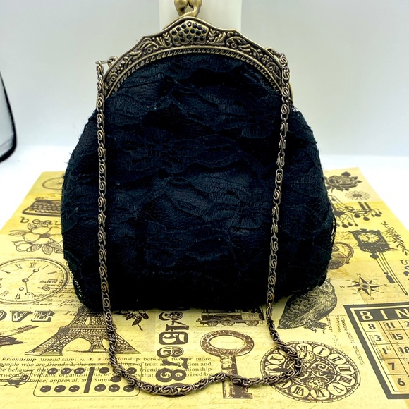 Vintage Black Lace Purse Clutch Or Can Be Worn On Arm With Chain - Picture 5 of 5